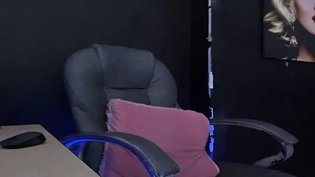 viktoria davis  online show from 02-24-26, 10:52