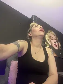 viktoria davis  online show from 02-25-26, 10:30