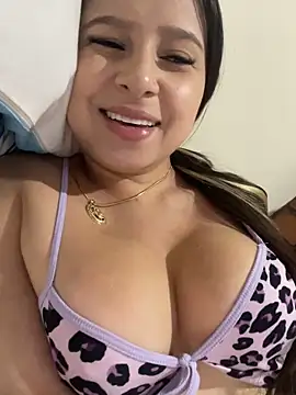 Snapshot of _Amber_Brown chatting on 10-30-25, 04:03 Amber Brown online show from 10-30-25, 04:03