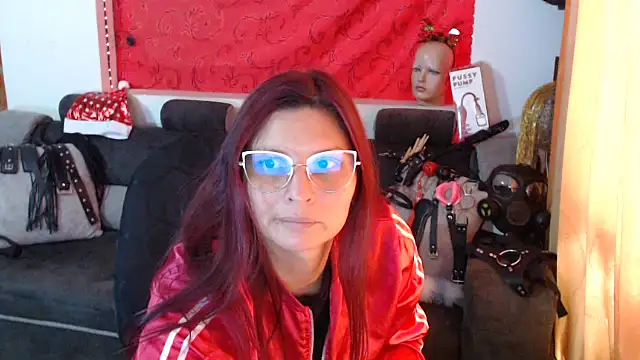 Snapshot of sachaclinford chatting on 11-11-25, 05:57 sachaclinford online show from 11-11-25, 05:57