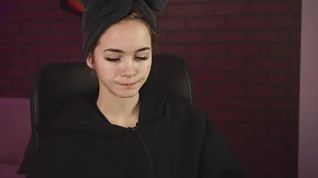 Snapshot of DakotaaJohnnson chatting on 02-05-25, 06:13 DakotaaJohnnson online show from 02-05-25, 06:13