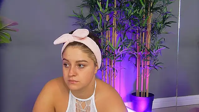 PatriciaSpice online show from 10-11-25, 04:55