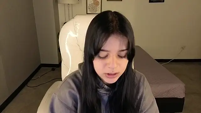 Nicole Foxx  online show from 10-06-25, 07:22