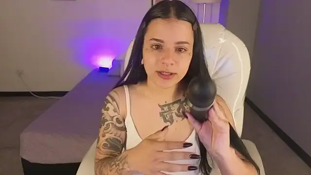 Nicole Foxx  online show from 10-10-25, 07:46