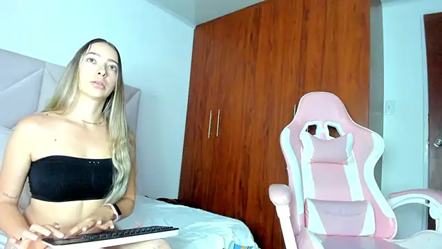 ScarlettKai online show from 09-10-25, 01:33