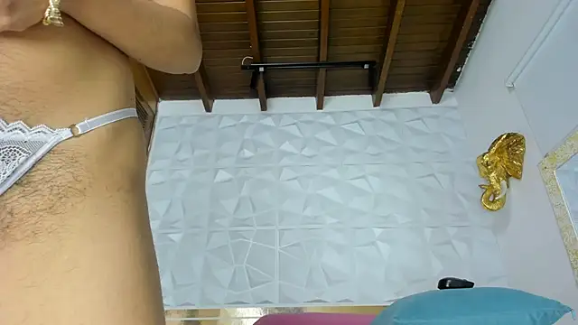 Sara Collinnss online show from 11-14-25, 12:37