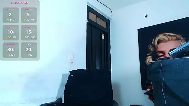 licy blonde hot online show from 11-08-25, 04:07