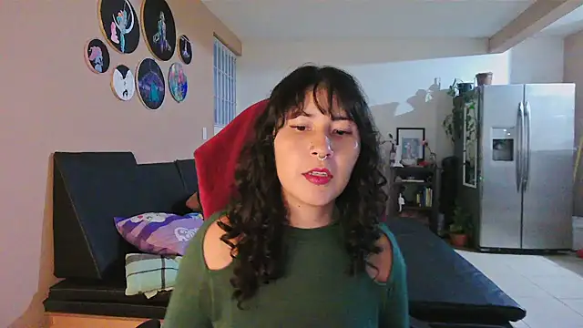 Snapshot of GinnyDelice chatting on 10-01-25, 12:27 GinnyDelice online show from 10-01-25, 12:27