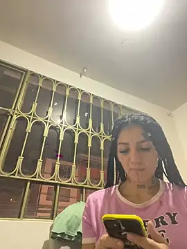 Snapshot of Molly_bishop chatting on 02-06-25, 01:49 Molly bishop online show from 02-06-25, 01:49