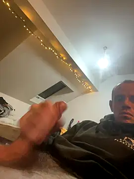 Snapshot of wyattstone chatting on 10-28-25, 11:07 wyattstone online show from 10-28-25, 11:07