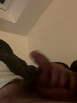 Snapshot of wyattstone chatting on 11-12-25, 02:23 wyattstone online show from 11-12-25, 02:23