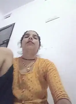 Snapshot of Bina_Bhanot chatting on 09-26-25, 06:56 Bina Bhanot online show from 09-26-25, 06:56