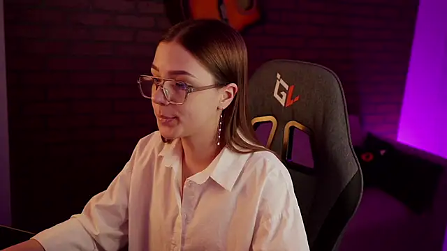 Snapshot of PamBeesly chatting on 01-26-25, 02:41 PamBeesly online show from 01-26-25, 02:41