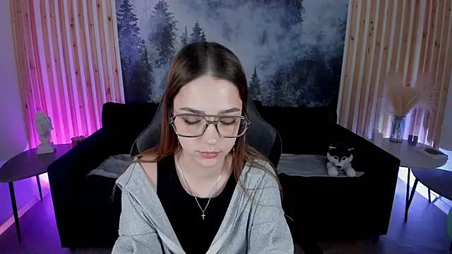 Snapshot of PamBeesly chatting on 03-14-25, 02:30 PamBeesly online show from 03-14-25, 02:30