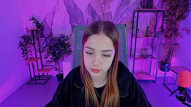 Snapshot of PamBeesly chatting on 03-23-25, 08:15 PamBeesly online show from 03-23-25, 08:15