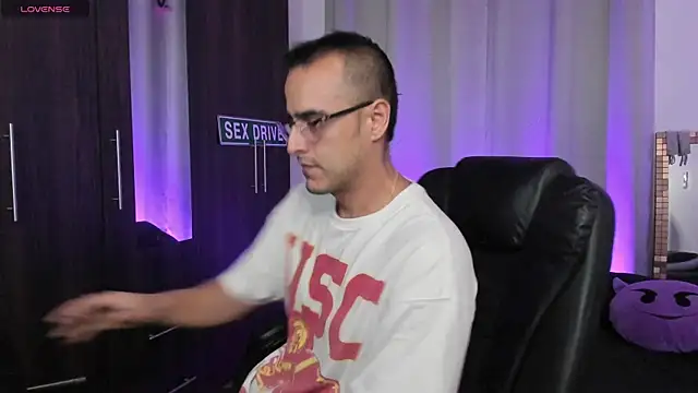 Fenrir flirt online show from 05-25-26, 11:33