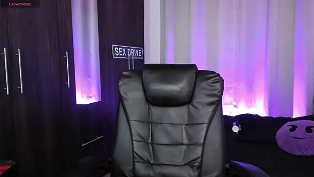 Fenrir flirt online show from 05-27-26, 01:57