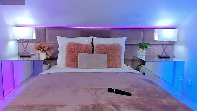 SusanBlair online show from 10-26-25, 01:28