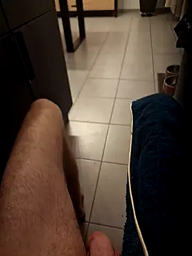 Snapshot of guilove5 chatting on 01-19-25, 08:30 guilove5 online show from 01-19-25, 08:30