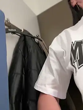 Snapshot of _Vaali_ chatting on 01-22-25, 08:29 Vaali online show from 01-22-25, 08:29