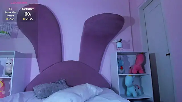 Snapshot of Zoe_Cheshire chatting on 03-17-25, 03:47 Zoe Cheshire online show from 03-17-25, 03:47