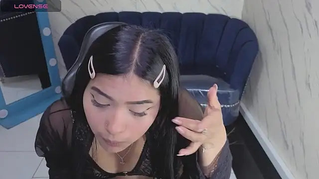 Paulette v online show from 11-24-25, 01:11