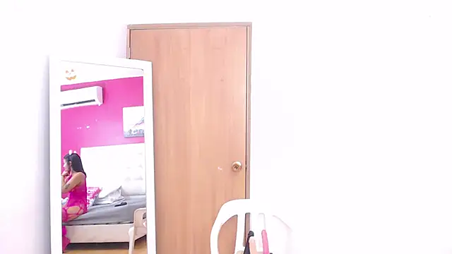 Snapshot of tinyy_whore18 chatting on 02-12-25, 04:22 tinyy whore18 online show from 02-12-25, 04:22