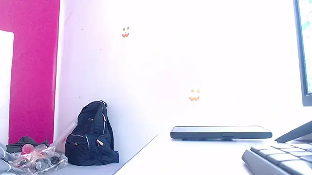 Snapshot of tinyy_whore18 chatting on 02-26-25, 02:25 tinyy whore18 online show from 02-26-25, 02:25