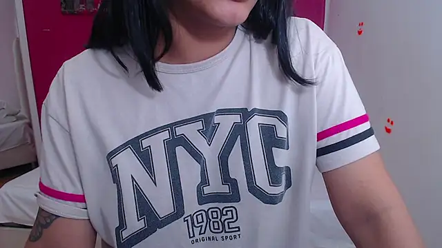 Snapshot of tinyy_whore18 chatting on 03-05-25, 03:07 tinyy whore18 online show from 03-05-25, 03:07