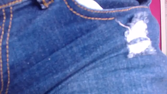 Snapshot of tinyy_whore18 chatting on 10-16-25, 04:19 tinyy whore18 online show from 10-16-25, 04:19