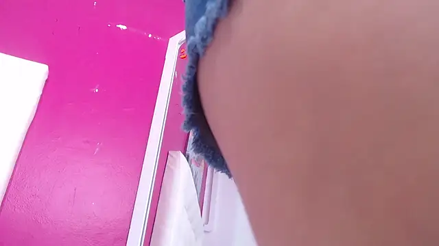 tinyy whore18 online show from 01-11-26, 12:48