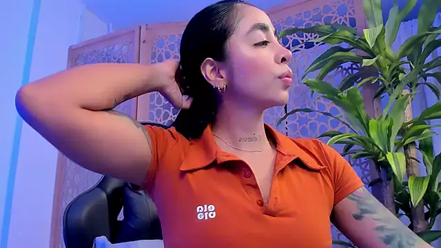 sophierooy22 online show from 01-28-25, 10:45