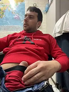 Snapshot of Greeneyes0820 chatting on 01-28-25, 12:00 Greeneyes0820 online show from 01-28-25, 12:00