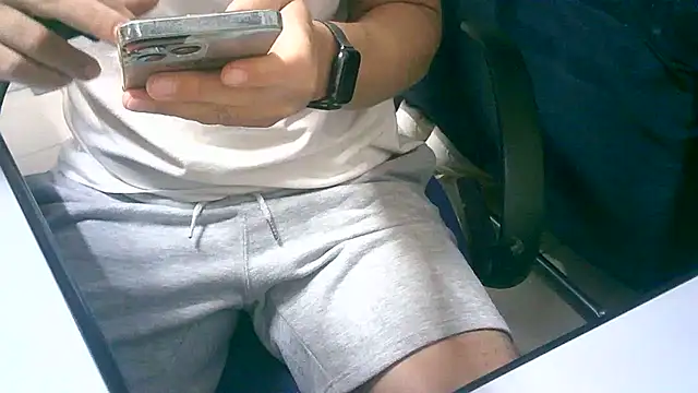 Snapshot of Greeneyes0820 chatting on 11-27-25, 09:17 Greeneyes0820 online show from 11-27-25, 09:17