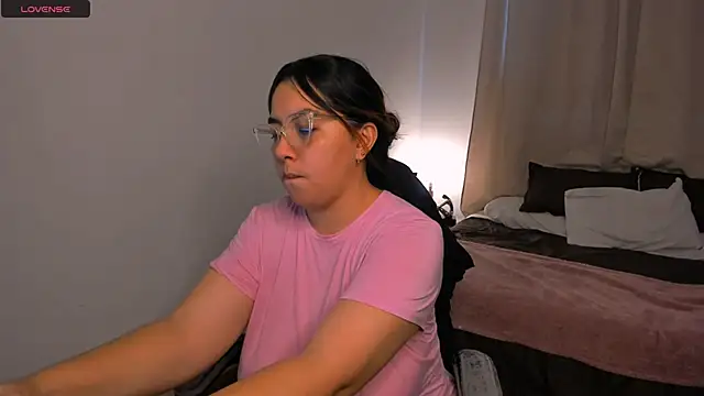 brithany olson25 online show from 10-11-25, 07:34