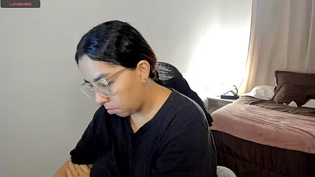 brithany olson25 online show from 12-03-25, 11:52