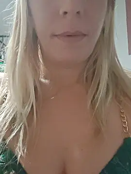 Snapshot of SweetyNinaOff1 chatting on 10-15-25, 12:22 SweetyNinaOff1 online show from 10-15-25, 12:22