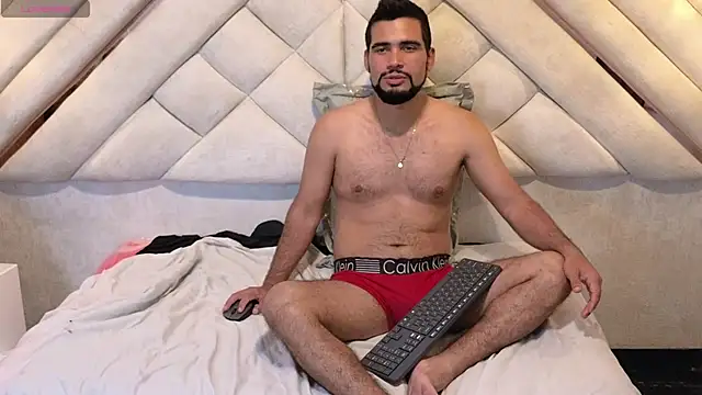 Snapshot of luxurycoupl chatting on 02-04-25, 09:38 luxurycoupl online show from 02-04-25, 09:38