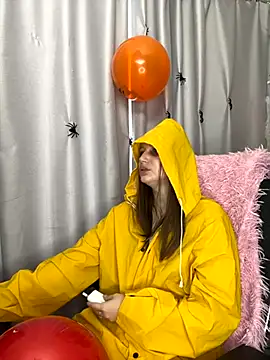 Snapshot of LillyFan-X chatting on 10-27-25, 05:11 LillyFan-X online show from 10-27-25, 05:11