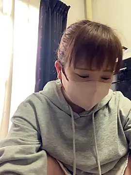 Snapshot of ran_xx_x chatting on 10-19-25, 05:41 ran xx x online show from 10-19-25, 05:41