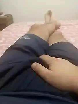 Snapshot of ALEX19833 chatting on 01-19-25, 03:32 ALEX19833 online show from 01-19-25, 03:32