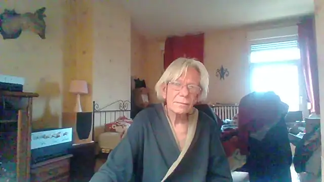 rosanetrav online show from 04-12-26, 07:02