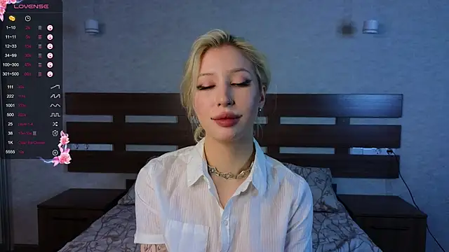 Snapshot of SallyCha chatting on 02-10-25, 09:15 SallyCha online show from 02-10-25, 09:15