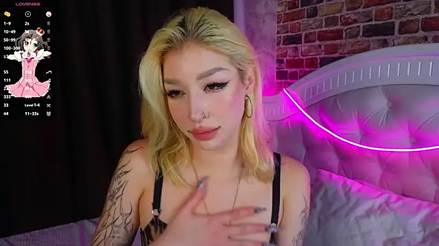 Snapshot of SallyCha chatting on 10-03-25, 05:15 SallyCha online show from 10-03-25, 05:15