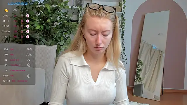 Rachel Rut online show from 09-18-25, 04:14