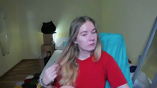 Snapshot of EmilyPaw chatting on 03-05-25, 03:51 EmilyPaw online show from 03-05-25, 03:51