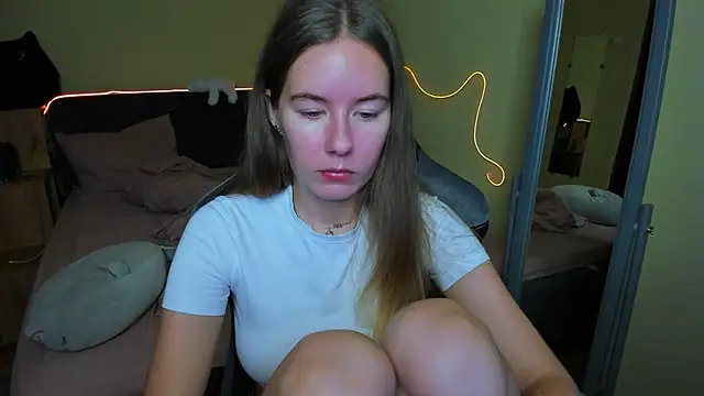 Snapshot of EmilyPaw chatting on 11-20-25, 04:07 EmilyPaw online show from 11-20-25, 04:07