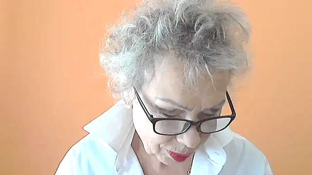 NessyJenixs online show from 09-20-25, 06:36