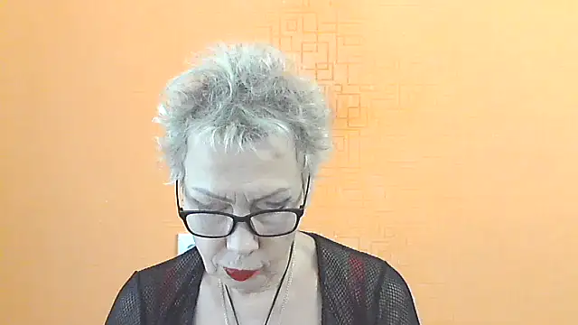 NessyJenixs online show from 10-28-25, 07:01