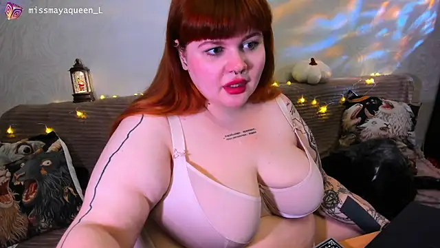 Snapshot of missmayaqueen chatting on 11-24-25, 10:59 missmayaqueen online show from 11-24-25, 10:59